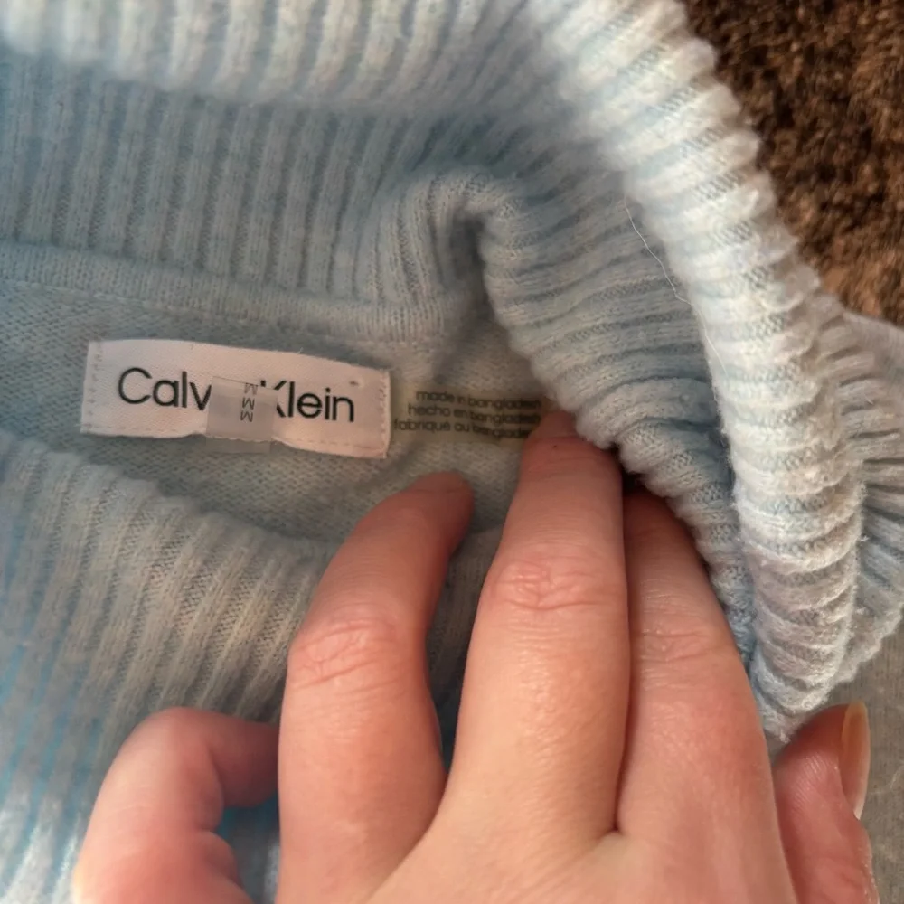 Calvin Klein Light Blue Sweater, Mock / Turtle Neck, Size Medium - Picture 10 of 14